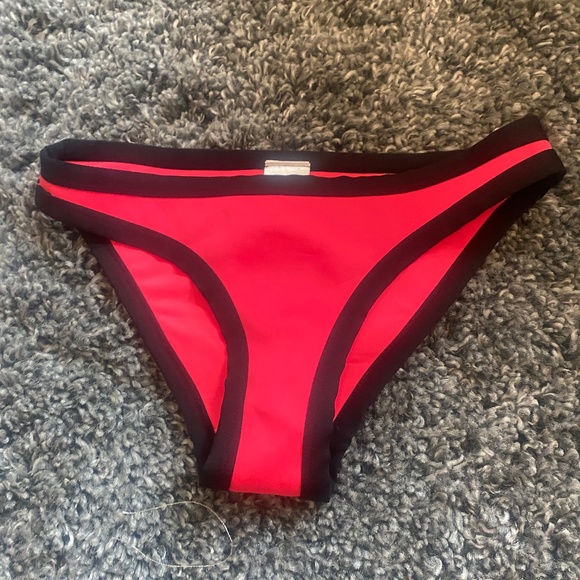 CLOSET CLEAN OUT! H&M Hot Pink Black Trim Bikini Bottom Size 6 - Picture 1 of 5